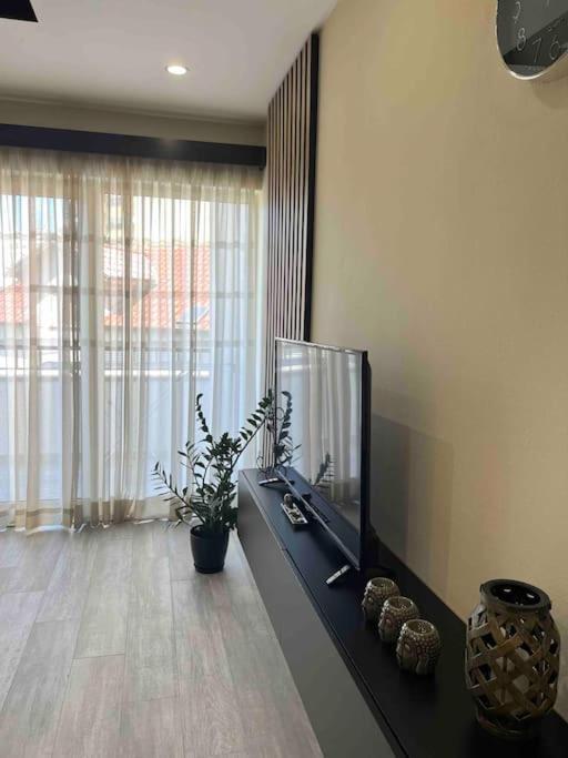 Great Apartament Near Lake & Blloku Area Tirana Esterno foto